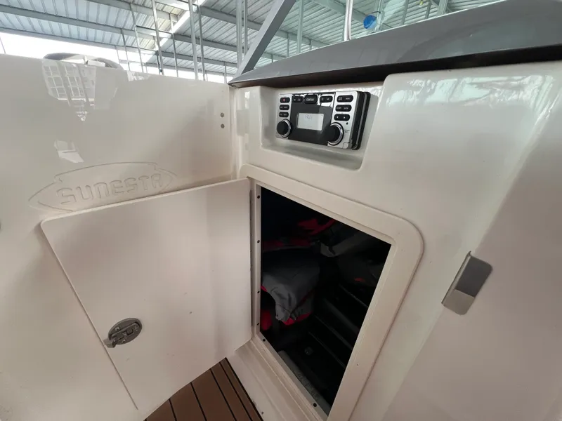 Slide: The Image of Chaparral 284 SUNESTA 2013 - 16