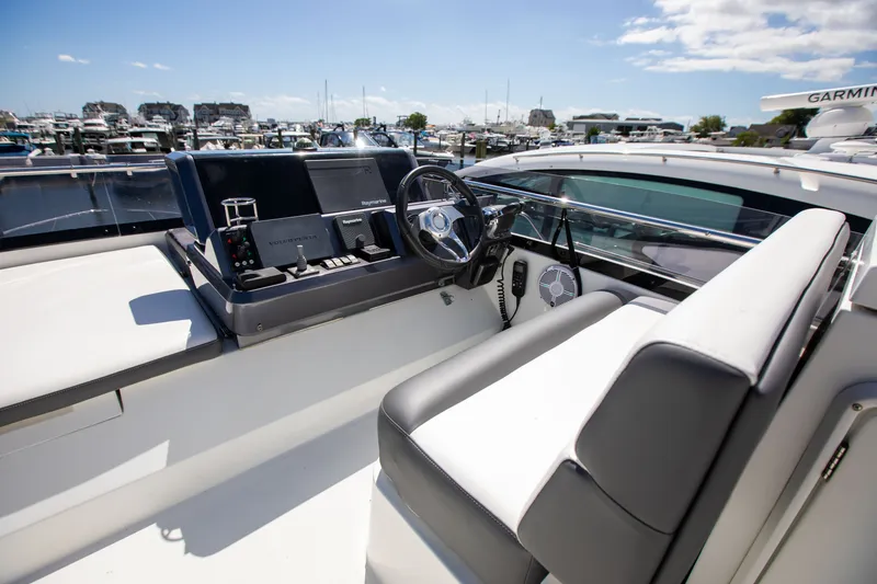 Slide: The Image of Galeon 420 2018 - 82