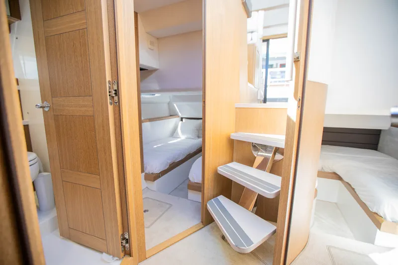 Slide: The Image of Galeon 420 2018 - 63