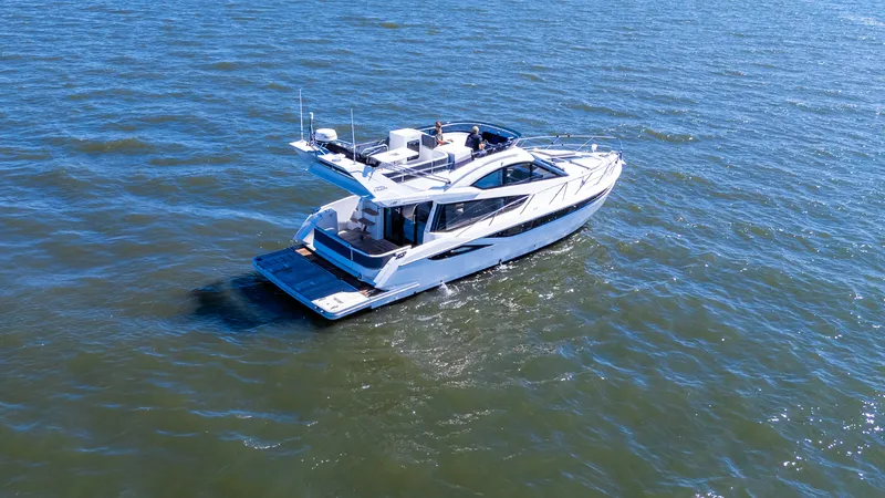 Slide: The Image of Galeon 420 2018 - 5