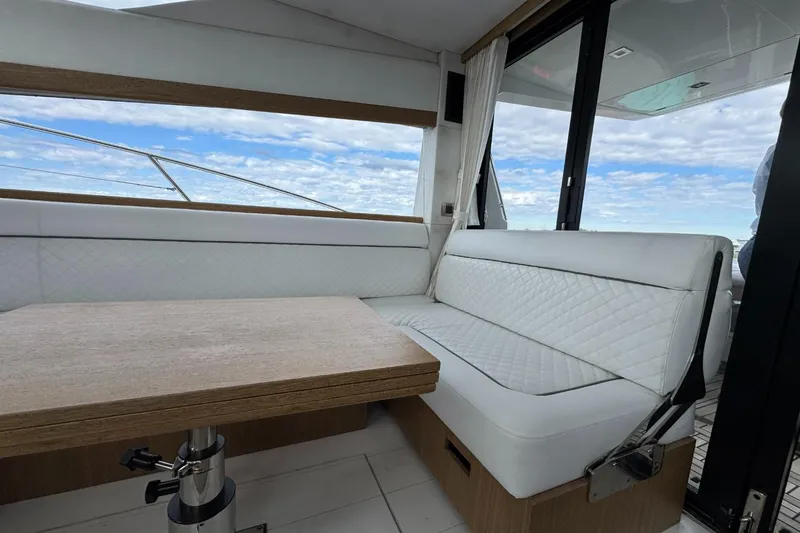 Slide: The Image of Galeon 420 2018 - 14