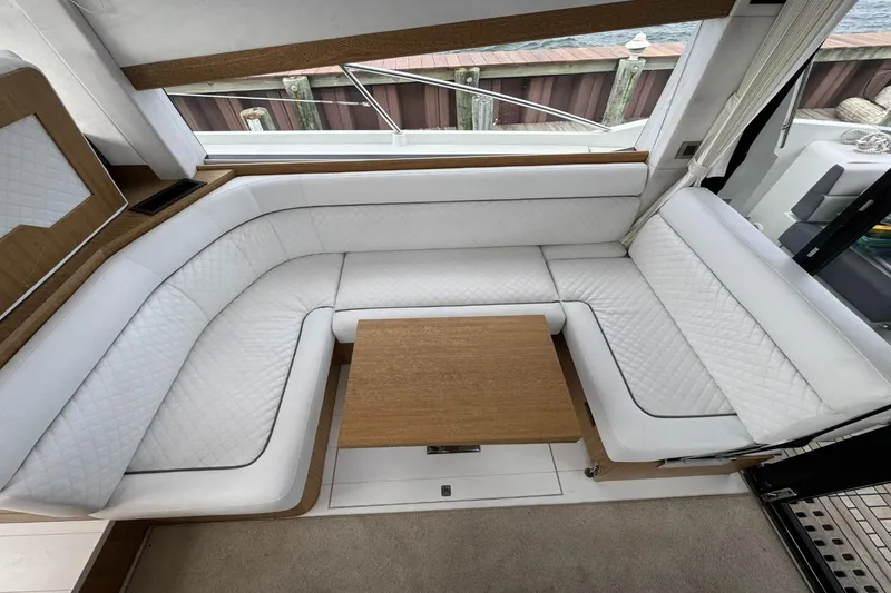 Slide: The Image of Galeon 420 2018 - 17