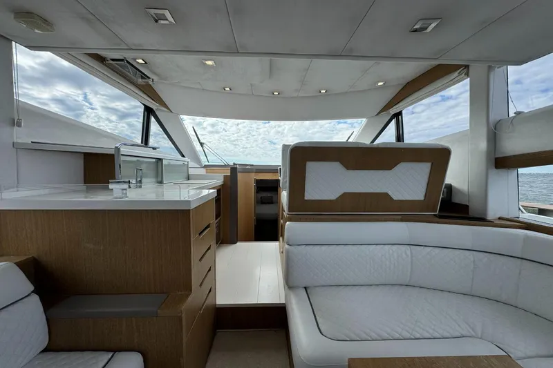 Slide: The Image of Galeon 420 2018 - 18