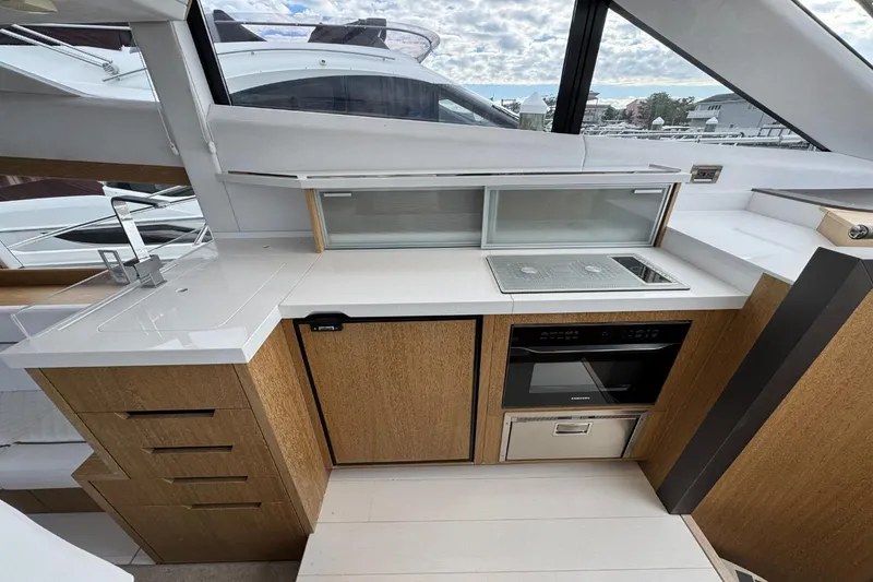 Slide: The Image of Galeon 420 2018 - 19