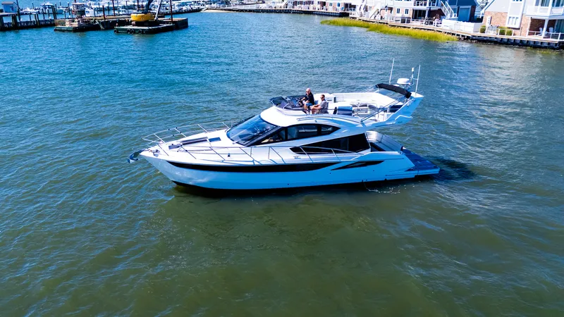 Slide: The Image of Galeon 420 2018 - 1