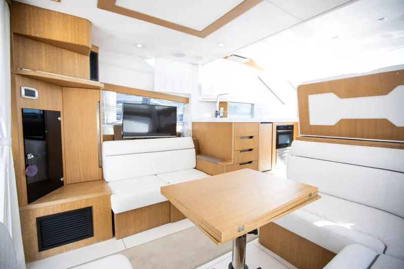 Slide: The Image of Galeon 420 2018 - 23