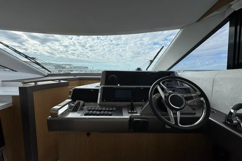 Slide: The Image of Galeon 420 2018 - 26