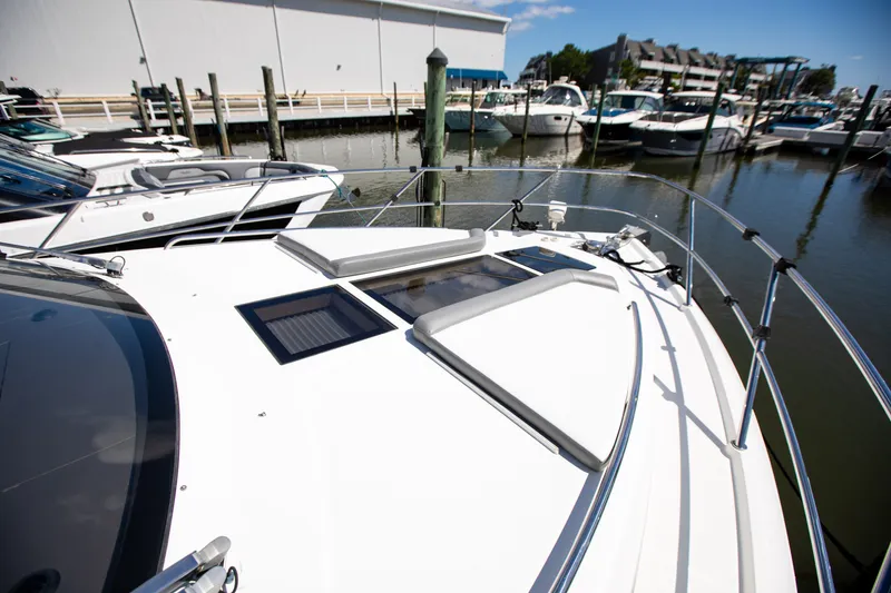Slide: The Image of Galeon 420 2018 - 93