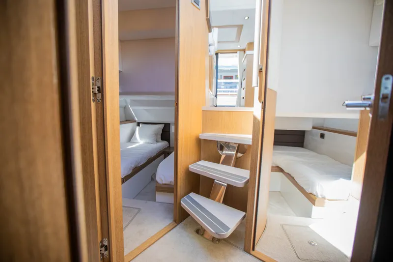 Slide: The Image of Galeon 420 2018 - 62