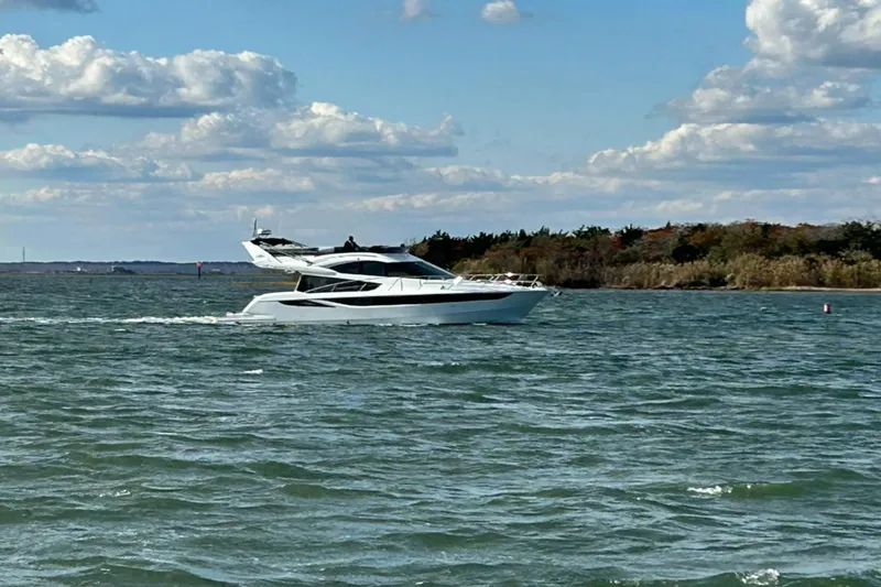 Slide: The Image of Galeon 420 2018 - 5