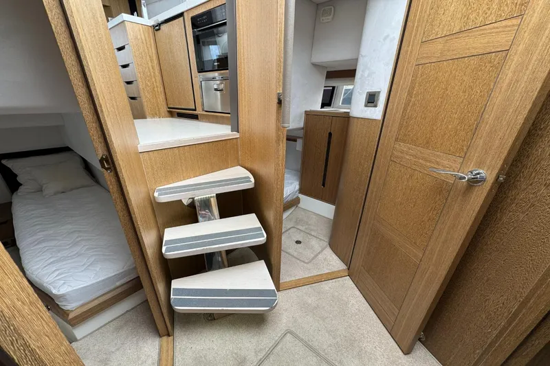 Slide: The Image of Galeon 420 2018 - 50