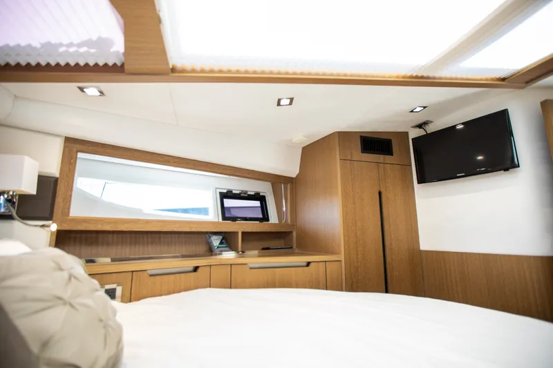 Slide: The Image of Galeon 420 2018 - 56