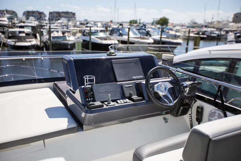 Slide: The Image of Galeon 420 2018 - 86