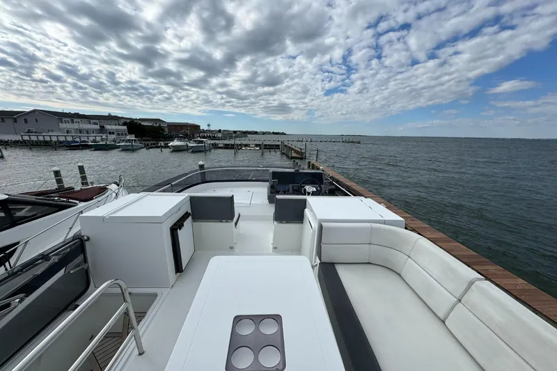 Slide: The Image of Galeon 420 2018 - 65