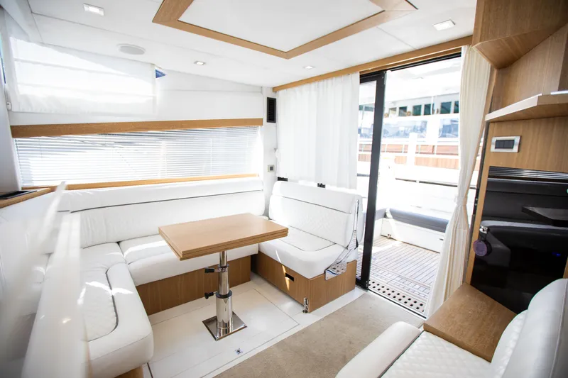 Slide: The Image of Galeon 420 2018 - 20