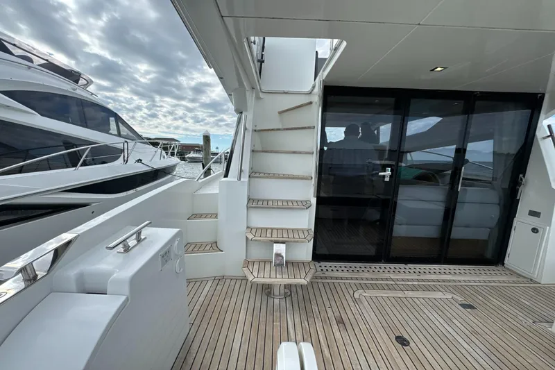 Slide: The Image of Galeon 420 2018 - 78