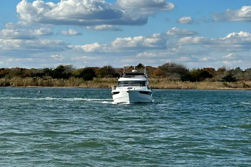 Slide: The Image of Galeon 420 2018 - 8