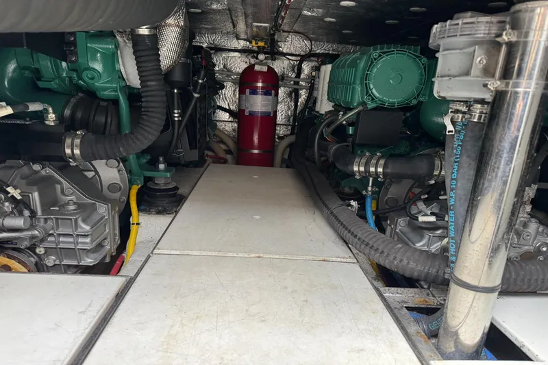 Slide: The Image of Galeon 420 2018 - 85