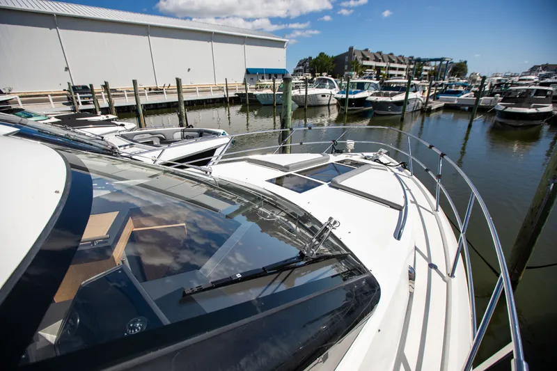 Slide: The Image of Galeon 420 2018 - 92
