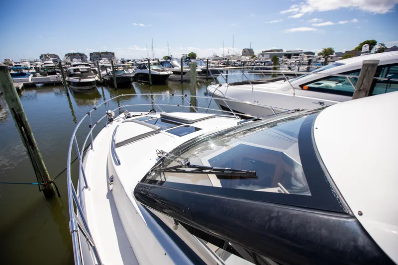Slide: The Image of Galeon 420 2018 - 90