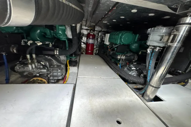 Slide: The Image of Galeon 420 2018 - 90