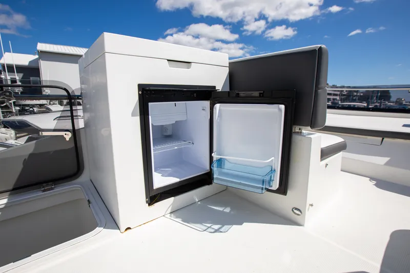Slide: The Image of Galeon 420 2018 - 79