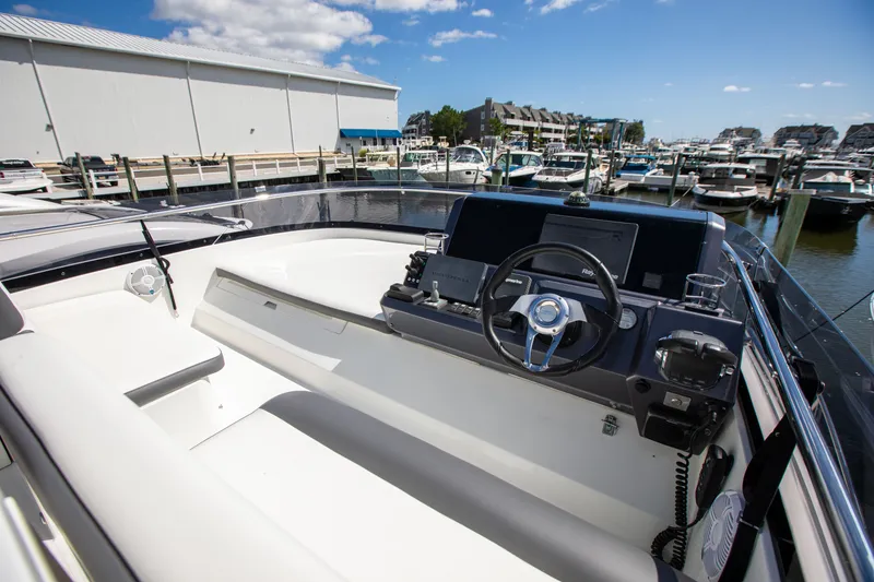Slide: The Image of Galeon 420 2018 - 81