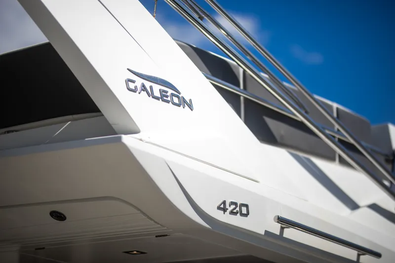 Slide: The Image of Galeon 420 2018 - 105