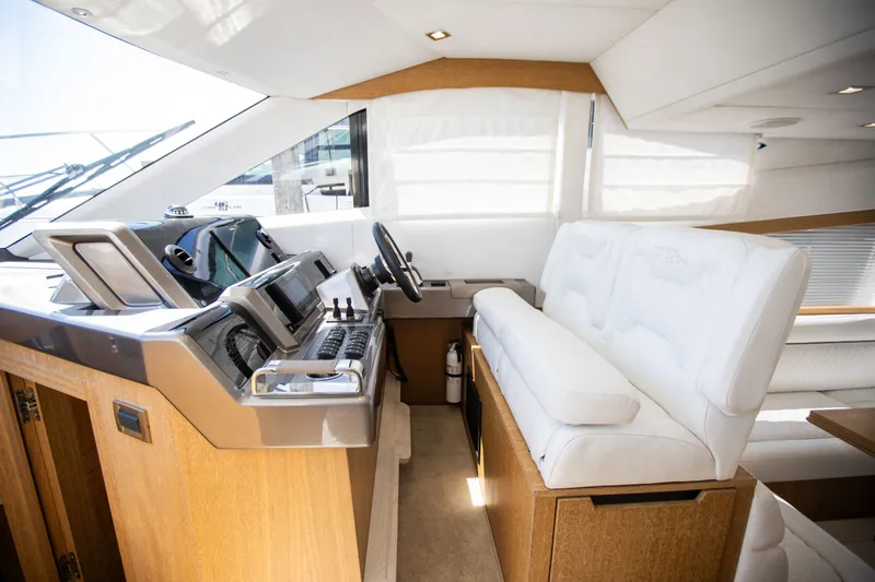 Slide: The Image of Galeon 420 2018 - 36