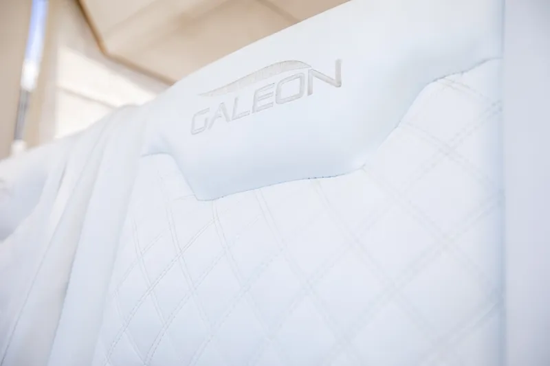 Slide: The Image of Galeon 420 2018 - 39