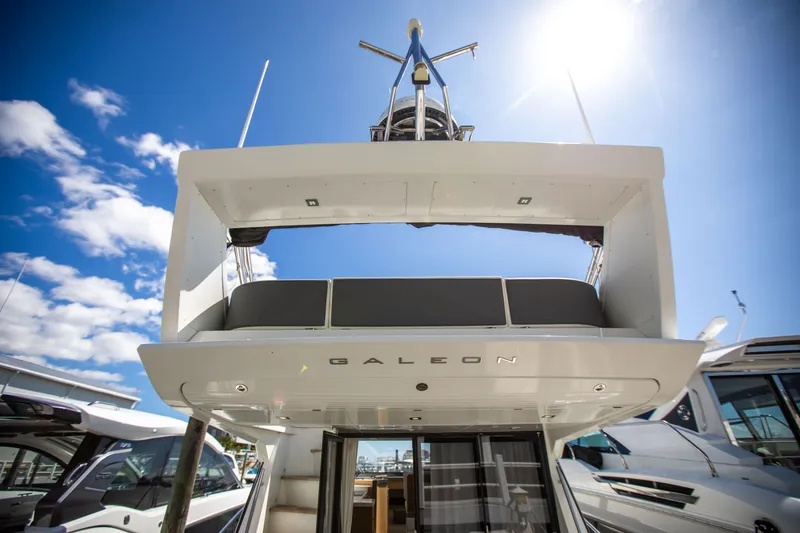 Slide: The Image of Galeon 420 2018 - 18