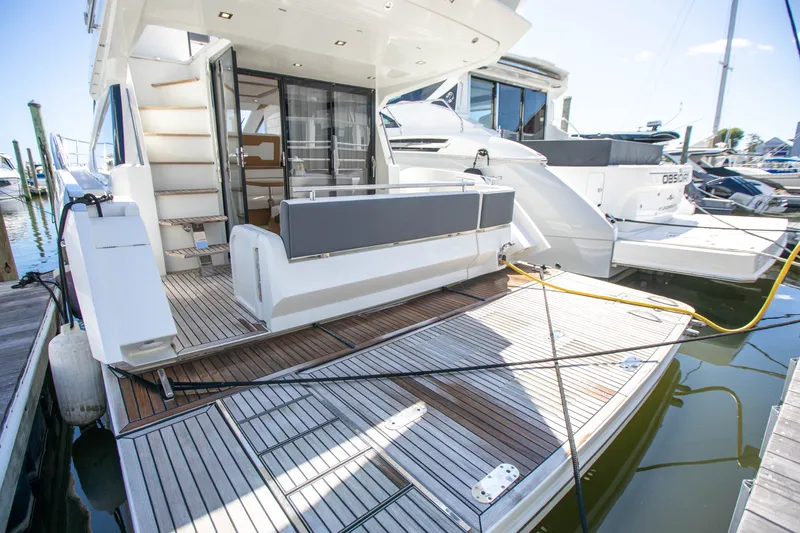 Slide: The Image of Galeon 420 2018 - 12