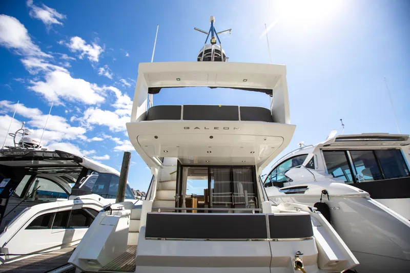 Slide: The Image of Galeon 420 2018 - 74