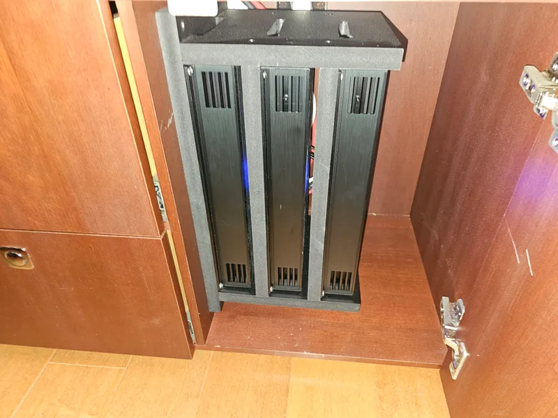 Slide: The Image of Sea Ray 500 SUNDANCER 2012 - 39