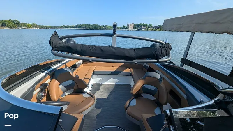 Slide: The Image of Four Winns Horizon 230 RS 2021 - 15752760