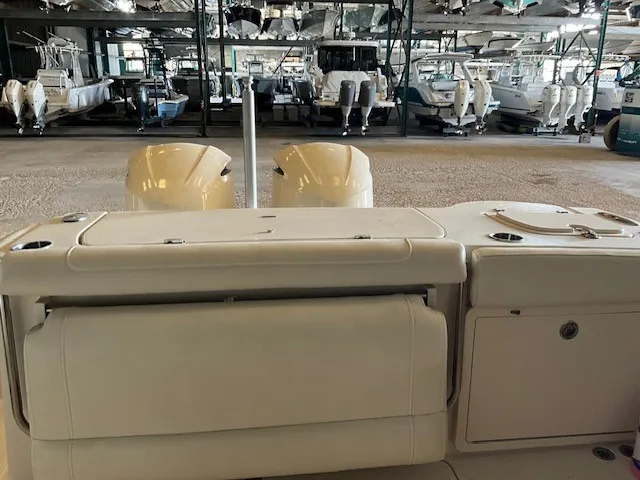 Slide: The Image of Grady-White FREEDOM 325 2020 - 18