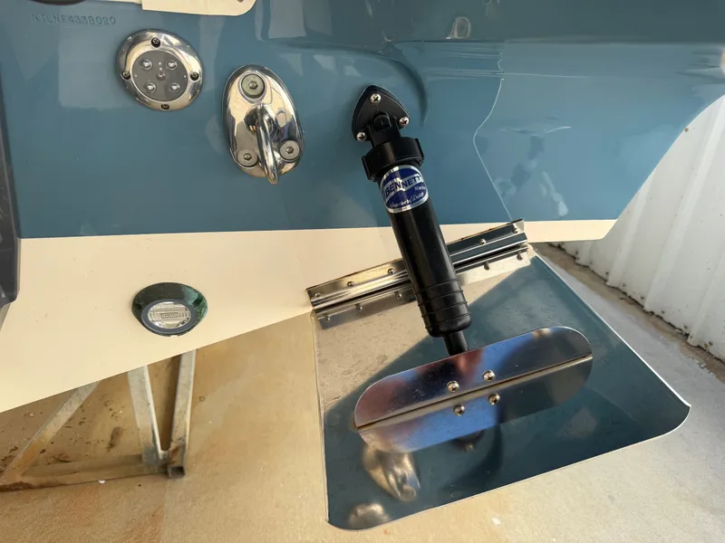 Slide: The Image of Grady-White FREEDOM 325 2020 - 21