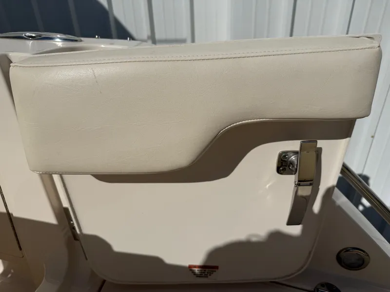 Slide: The Image of Grady-White FREEDOM 325 2020 - 23