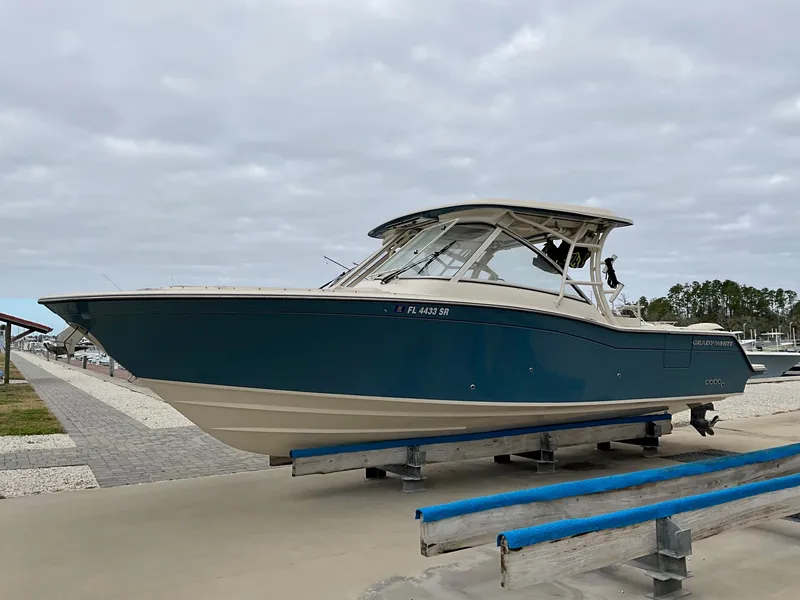 Slide: The Image of Grady-White FREEDOM 325 2020 - 32