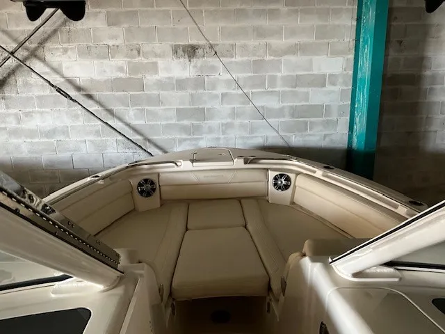 Slide: The Image of Grady-White FREEDOM 325 2020 - 38