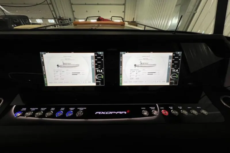 Slide: The Image of Axopar 37XC CROSS CABIN 2022 - 14