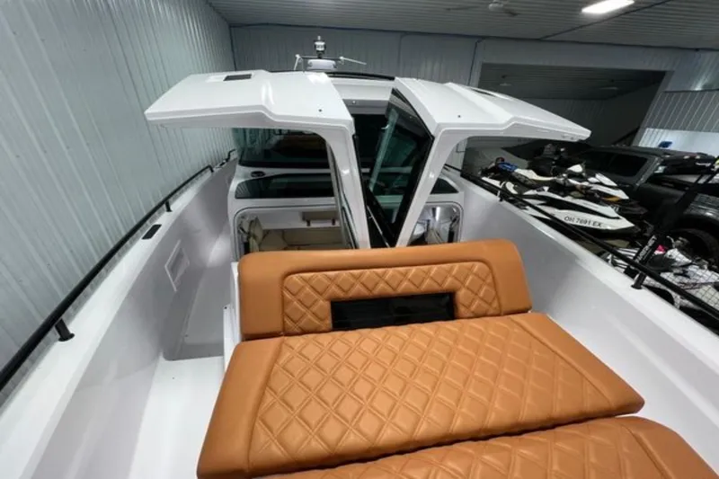 Slide: The Image of Axopar 37XC CROSS CABIN 2022 - 25