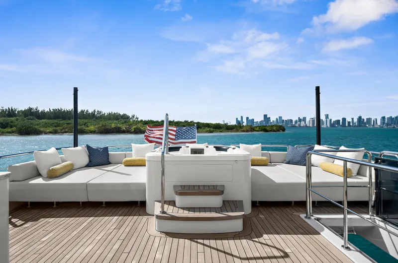 Slide: The Image of Ocean Alexander 32 L 2024 - 104