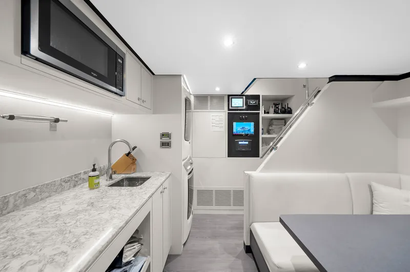 Slide: The Image of Ocean Alexander 32 L 2024 - 109