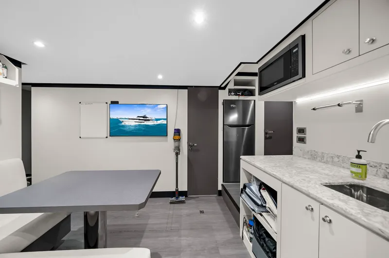 Slide: The Image of Ocean Alexander 32 L 2024 - 112