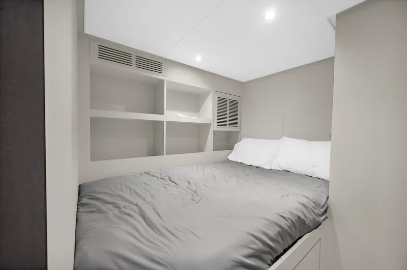 Slide: The Image of Ocean Alexander 32 L 2024 - 115