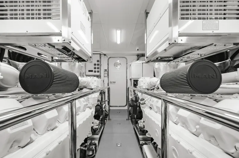 Slide: The Image of Ocean Alexander 32 L 2024 - 120