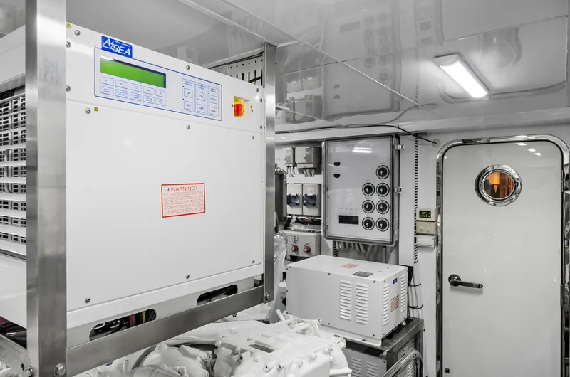 Slide: The Image of Ocean Alexander 32 L 2024 - 124