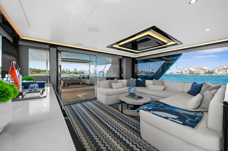 Slide: The Image of Ocean Alexander 32 L 2024 - 30