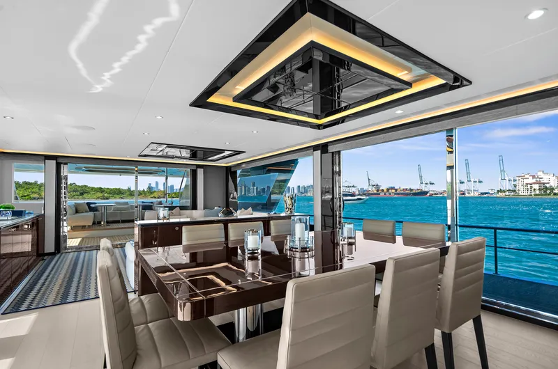 Slide: The Image of Ocean Alexander 32 L 2024 - 34